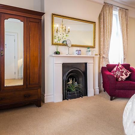 Villiers Lodge Surbiton Экстерьер фото