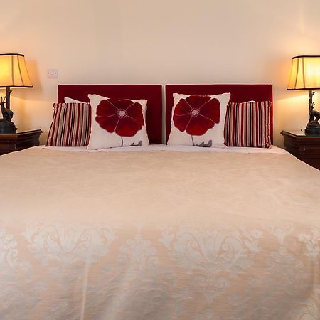 Villiers Lodge Surbiton Экстерьер фото