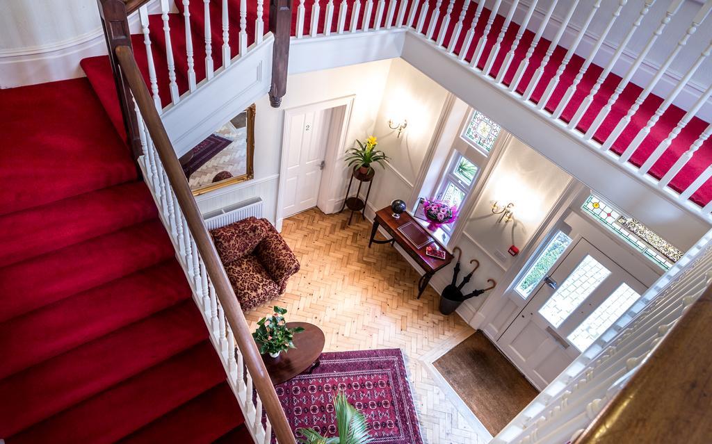 Villiers Lodge Surbiton Экстерьер фото
